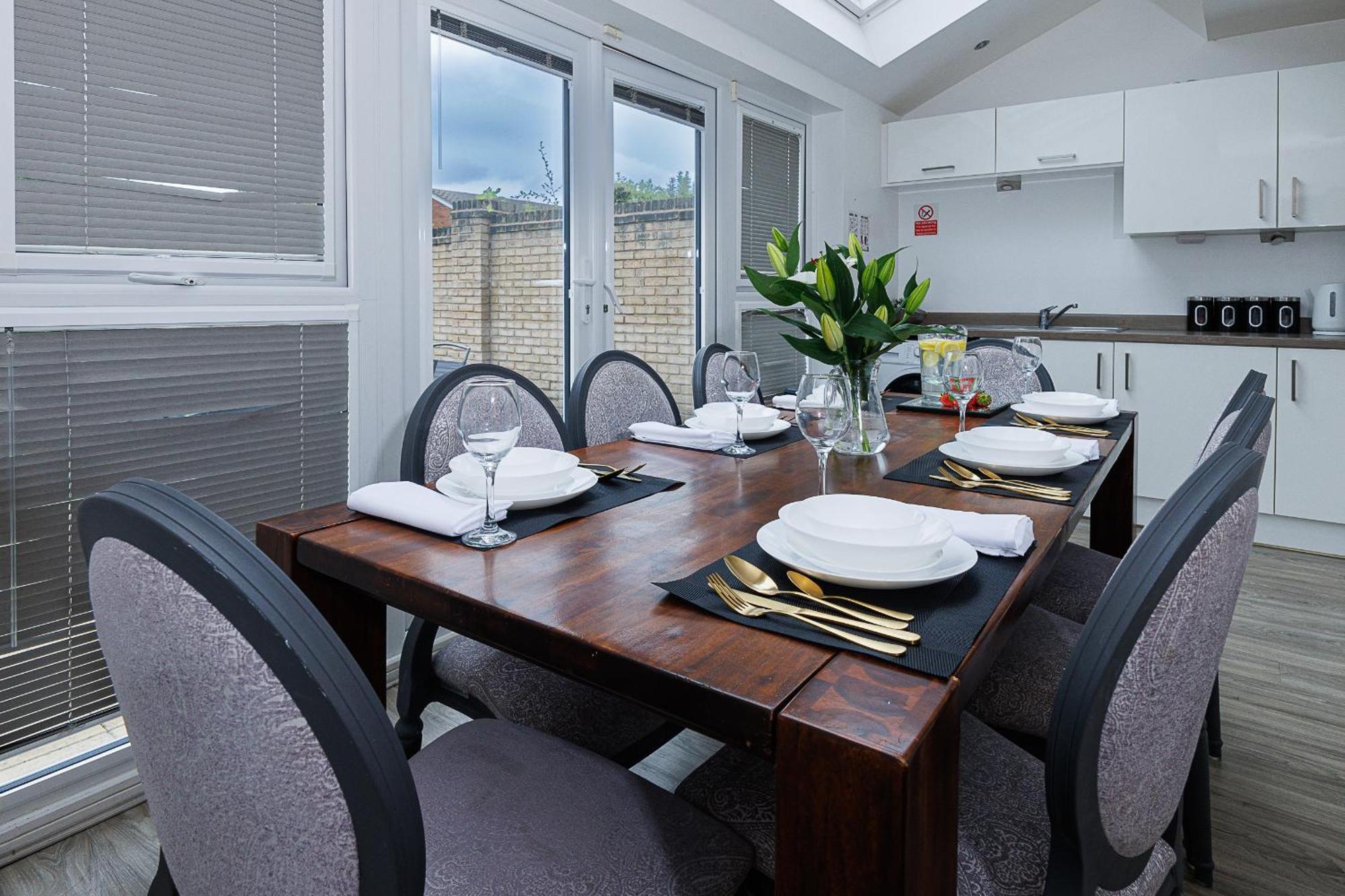 Riverside Villas Манчестър Екстериор снимка