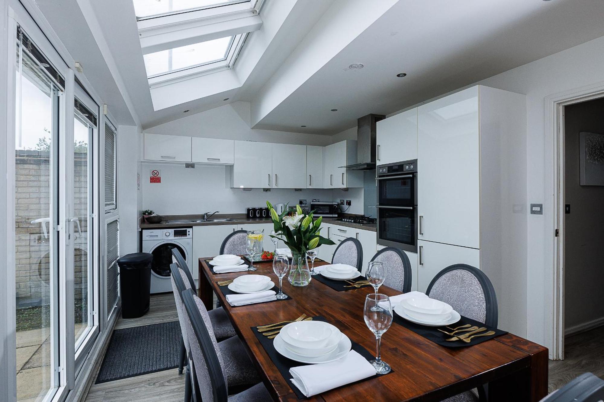 Riverside Villas Манчестър Екстериор снимка