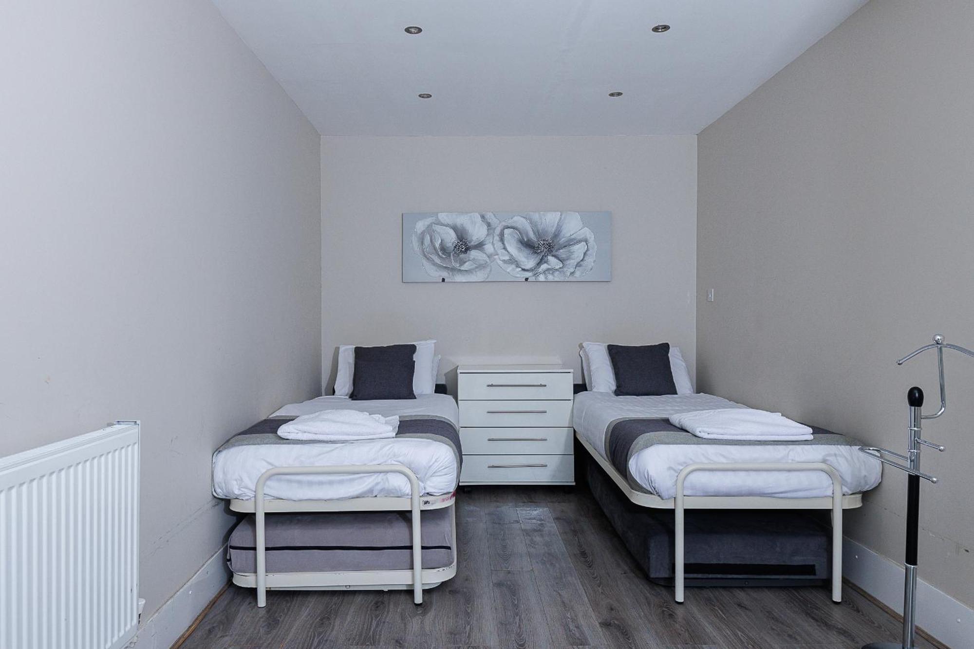 Riverside Villas Манчестър Екстериор снимка