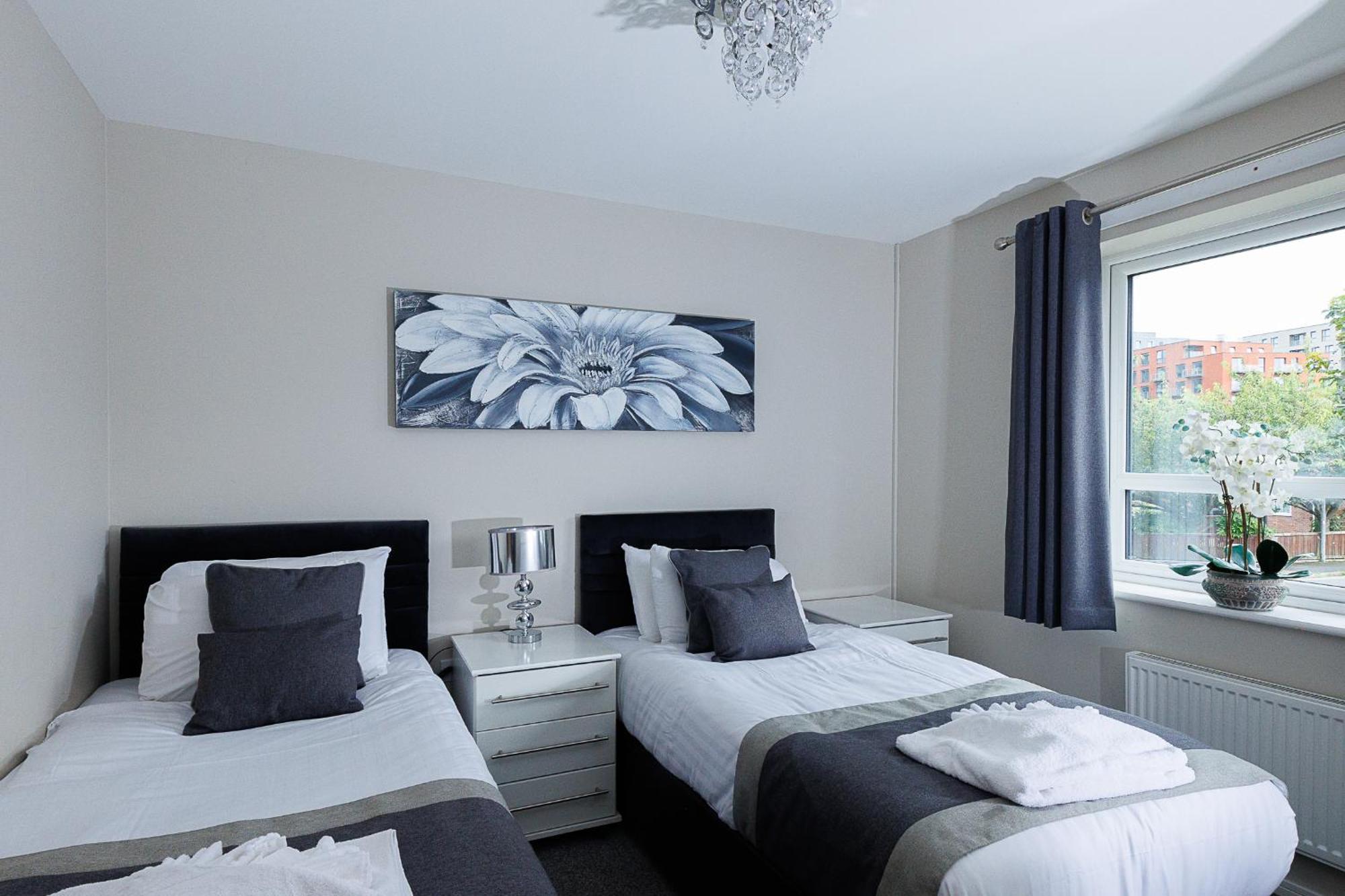Riverside Villas Манчестър Екстериор снимка